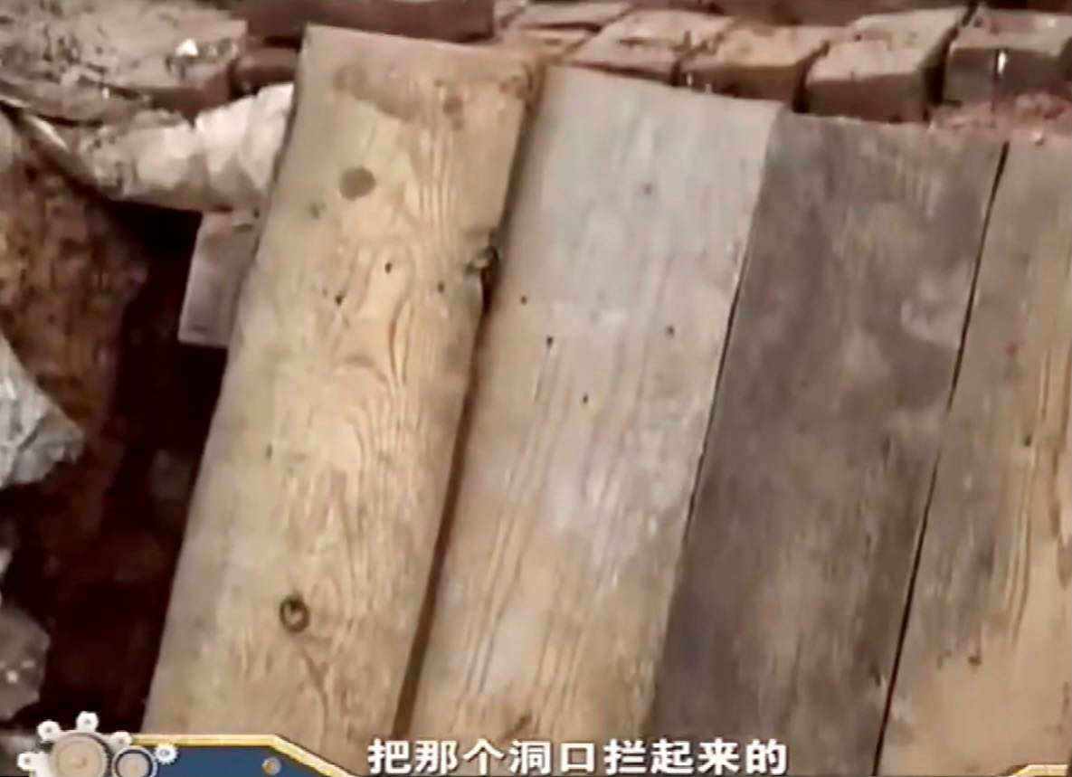 无法相信
:2011年，一名湖南男子连续7天梦见死去的母亲。 挖坟开棺后，一件大案曝光
