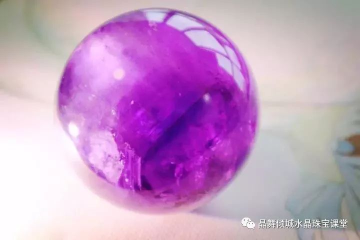 一起来分享
:紫水晶球风水摆件有什么作用！ 这是何等的意义啊！