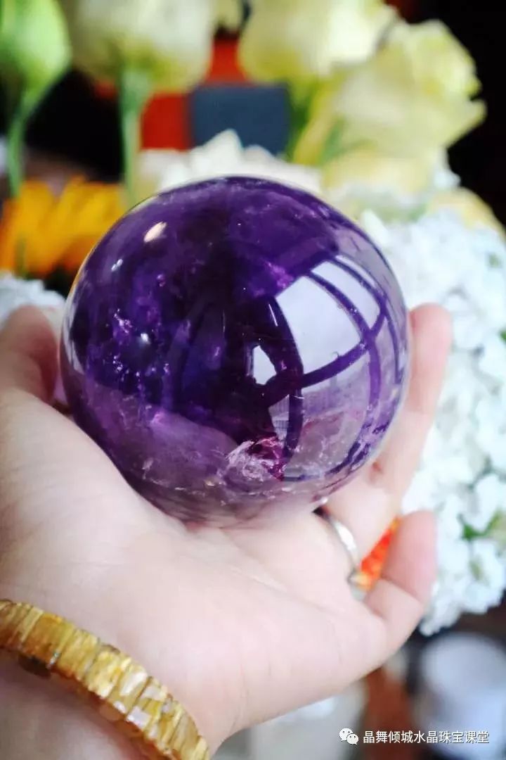一起来分享
:紫水晶球风水摆件有什么作用！ 这是何等的意义啊！
